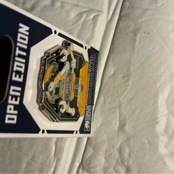New Disney Pin Star Wars Galaxy's Edge Droid Depot RX -24 - Picture 5 of 9